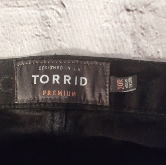 Torrid Bombshell Skinny Destroyed Black Jeans 20R - Picture 7 of 16